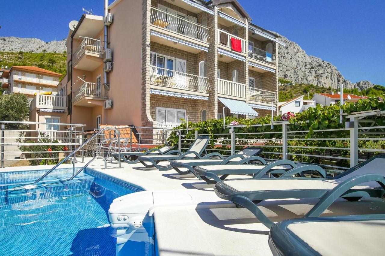 Apartments Babaja 오미스 외부 사진