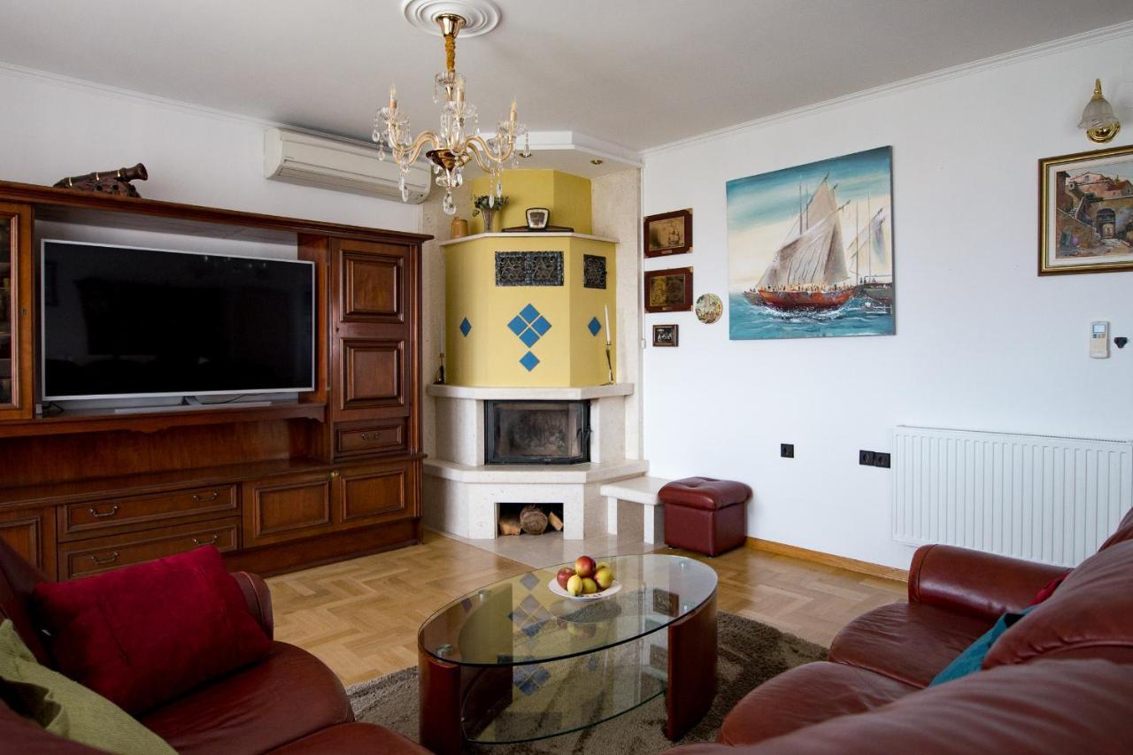 Apartments Babaja 오미스 외부 사진